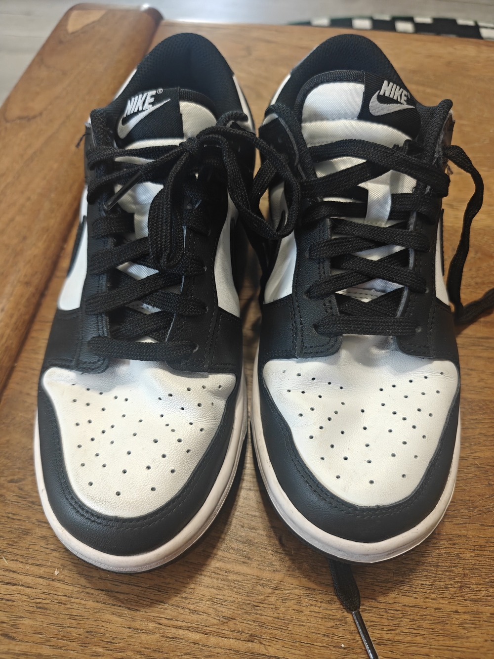 Nike Men’s Black and White Low-Top Sneakers